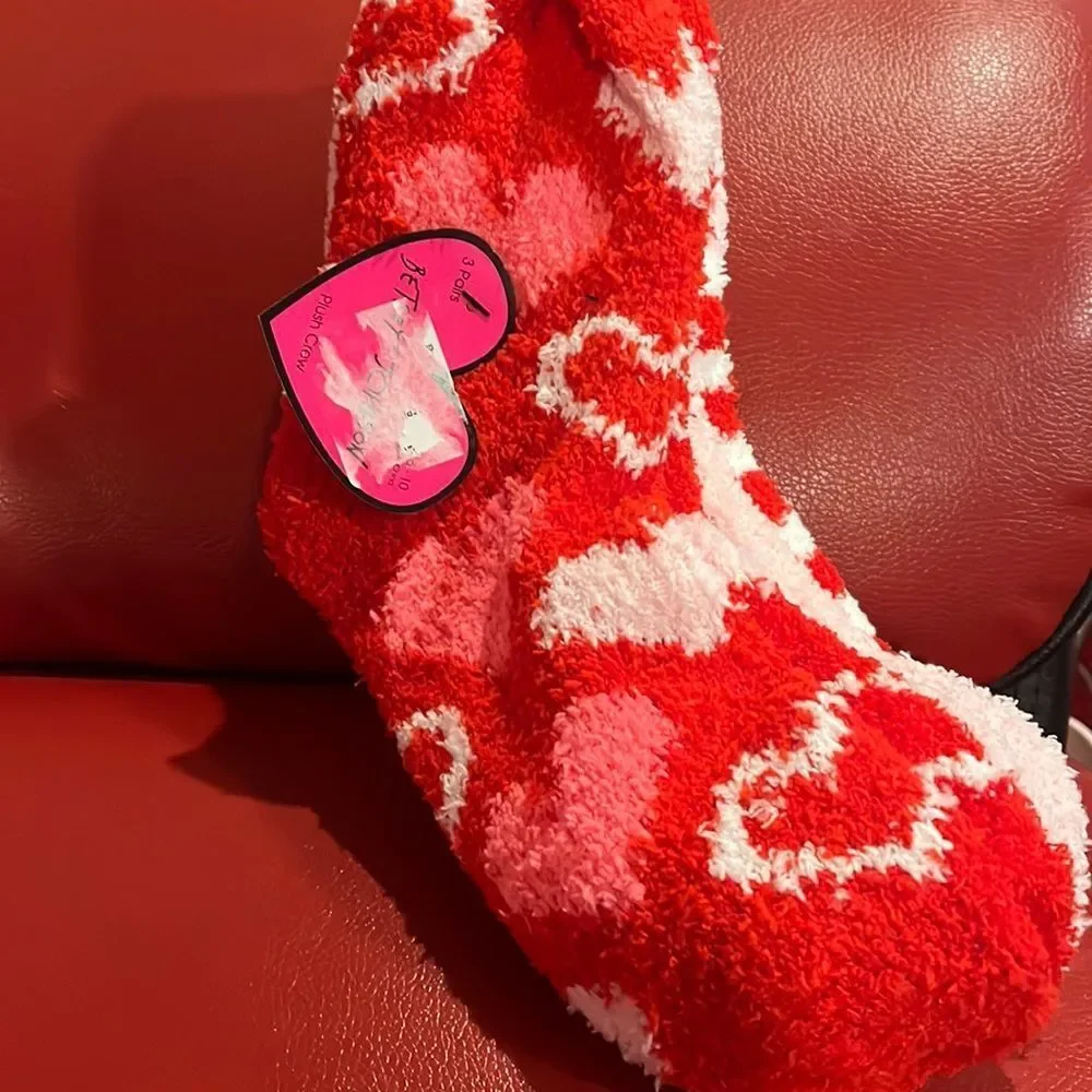 NWT Betsey Johnson Valentine fuzzy socks